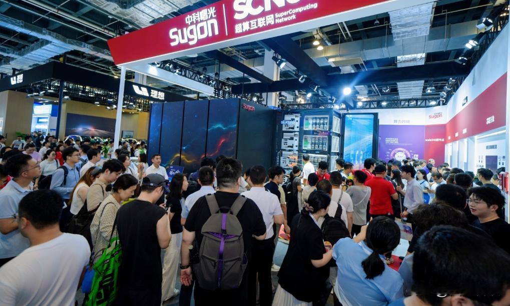 WAIC看了一圈，曙光8000的满载数据比什么概念都硬

往年逛WAIC算力展区