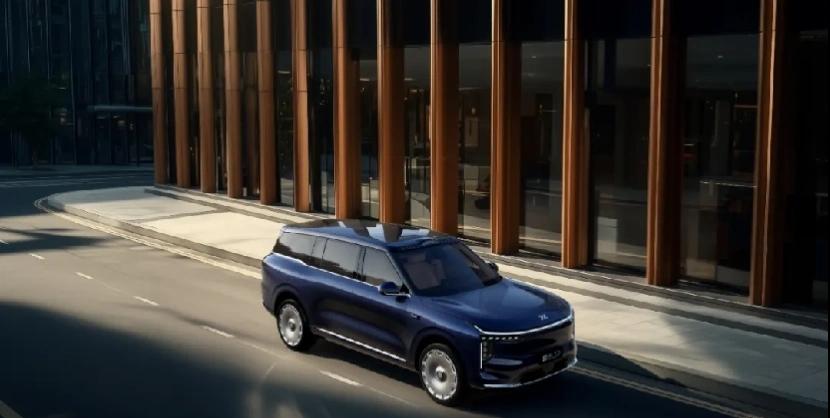 30分钟小订超8000辆！上汽旗舰·智己LS9全球首发

11月4日，上汽旗舰·