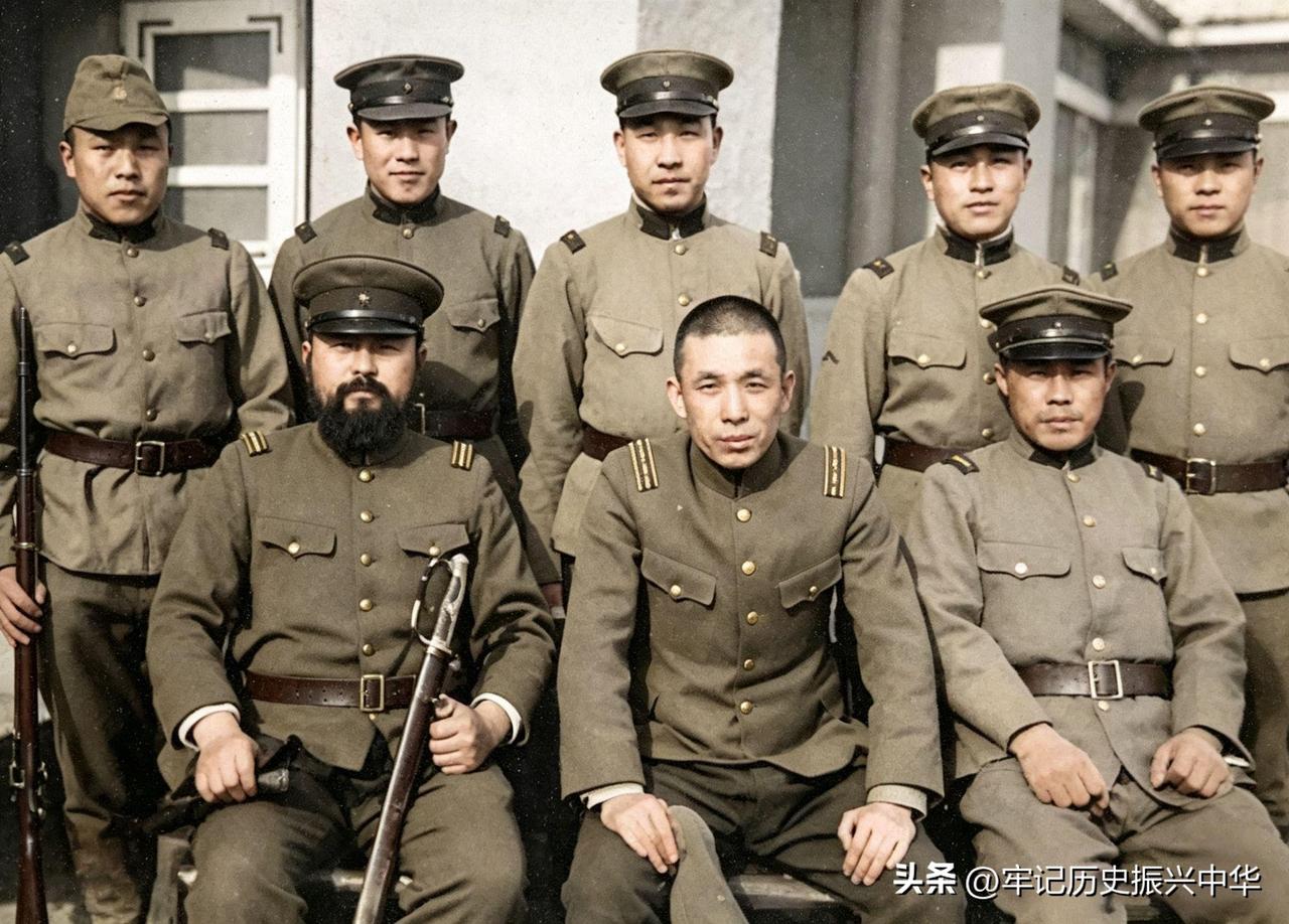 他们都是屠杀中国人的刽子手
1932年至1945年伪满洲国统治时期，日本人和伪警