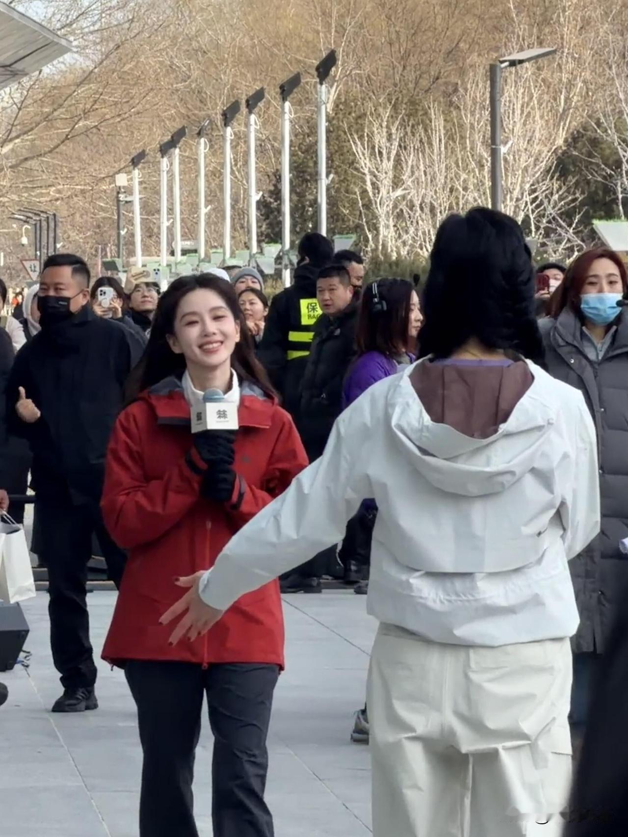 在北京华贸可隆看见刘诗诗了！
华贸可隆开业现场剪彩仪式现场，
诗诗超美，同款必须