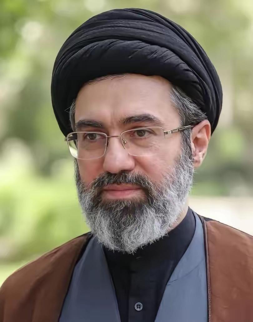 刚刚伊朗最高领袖回话把特朗普气疯了……
         穆杰塔巴喊话美国总统特