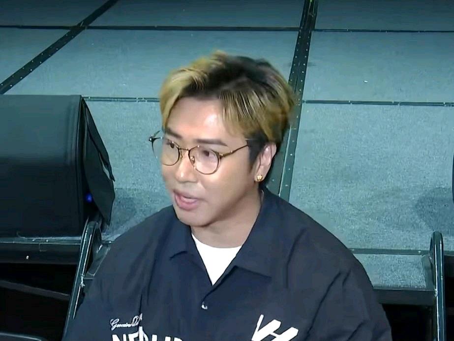 欧弟自从拜郭德纲为师后，郭德纲也没给他带来什么资源。他自己说近几年收入惨淡，存款