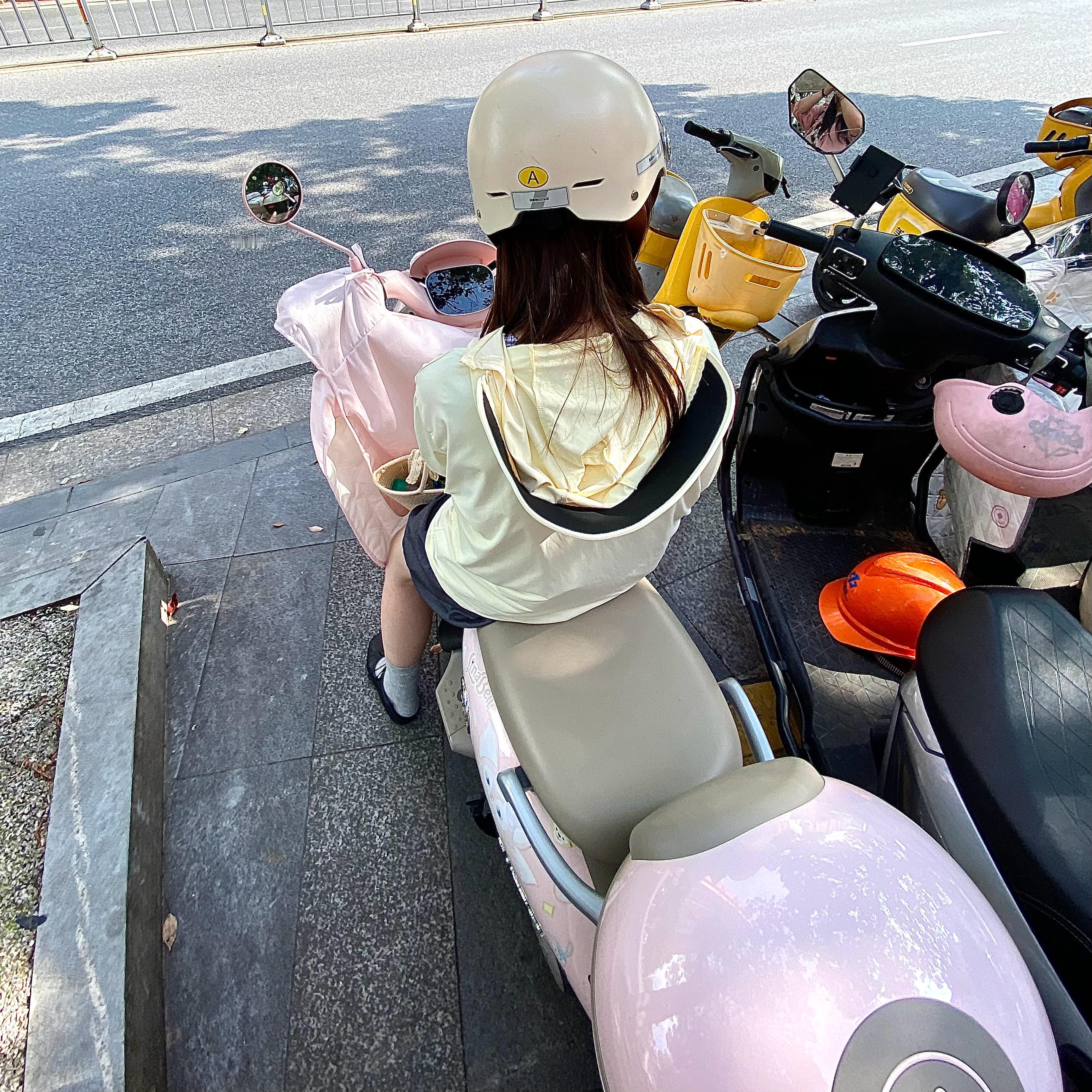少量照片里找到大量熊、、磨人的日常plog