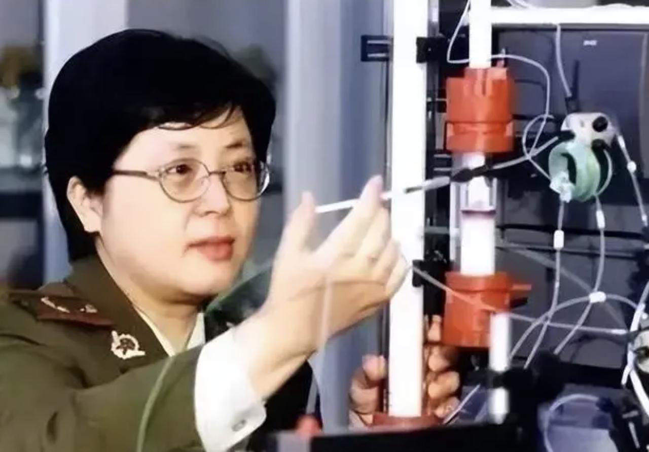 国务院一纸任命，58岁陈薇执掌工程院！这才是该上热搜的“硬核顶流”！
 
7月1