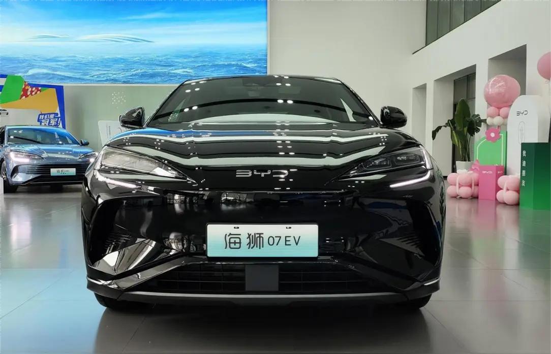 2026选新能源家用豪车，记住精准选购逻辑：
1、全家出行→要宽适大座舱
2、舒