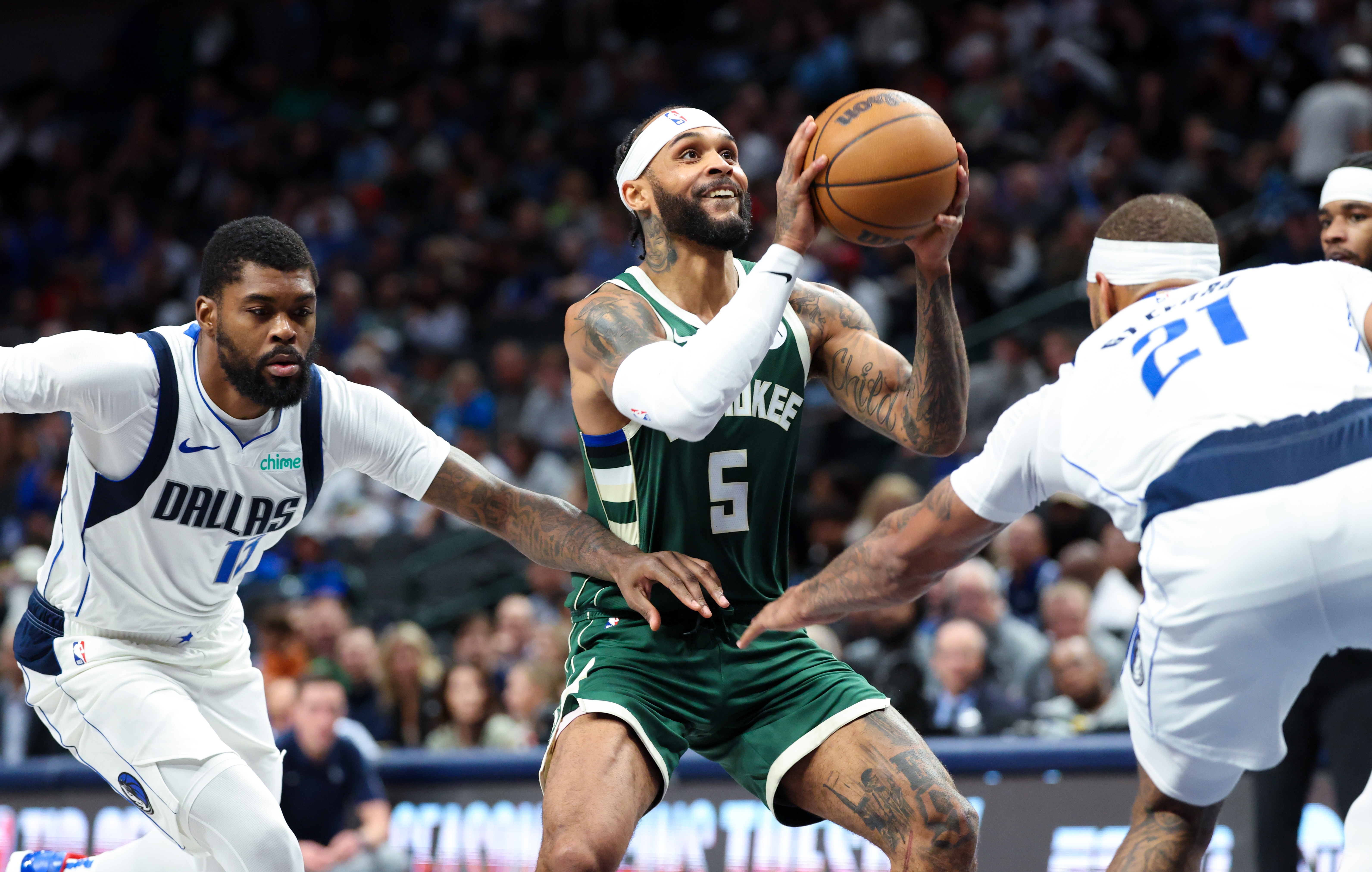 NBA Shams：很多人怀疑特伦特跟雄鹿有抽屉协议 但目前我没得到证据 