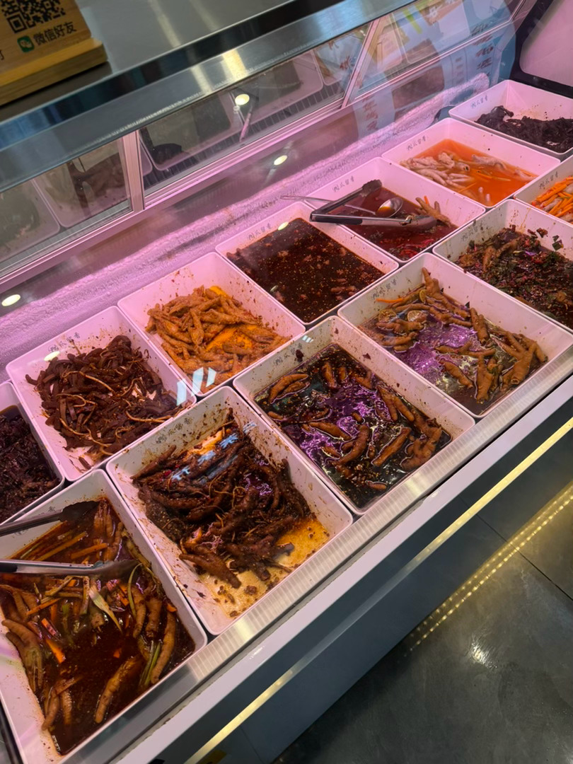 夜市太好吃了叭，云南的鸡爪特别棒！夯 文山