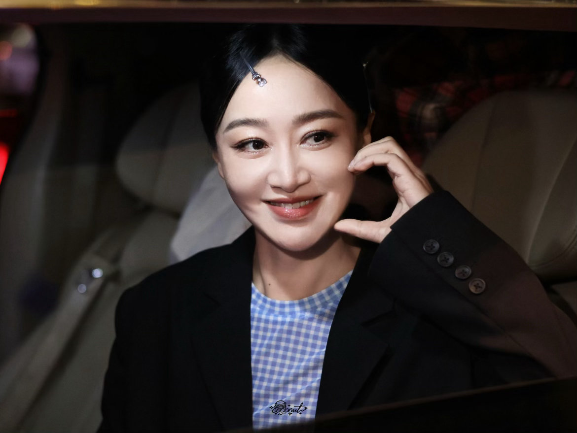 赵子琪是我浪姐唯一人脉赵子琪对粉丝有求必应 赵子琪直播简直是浪姐野生爆料站！直言