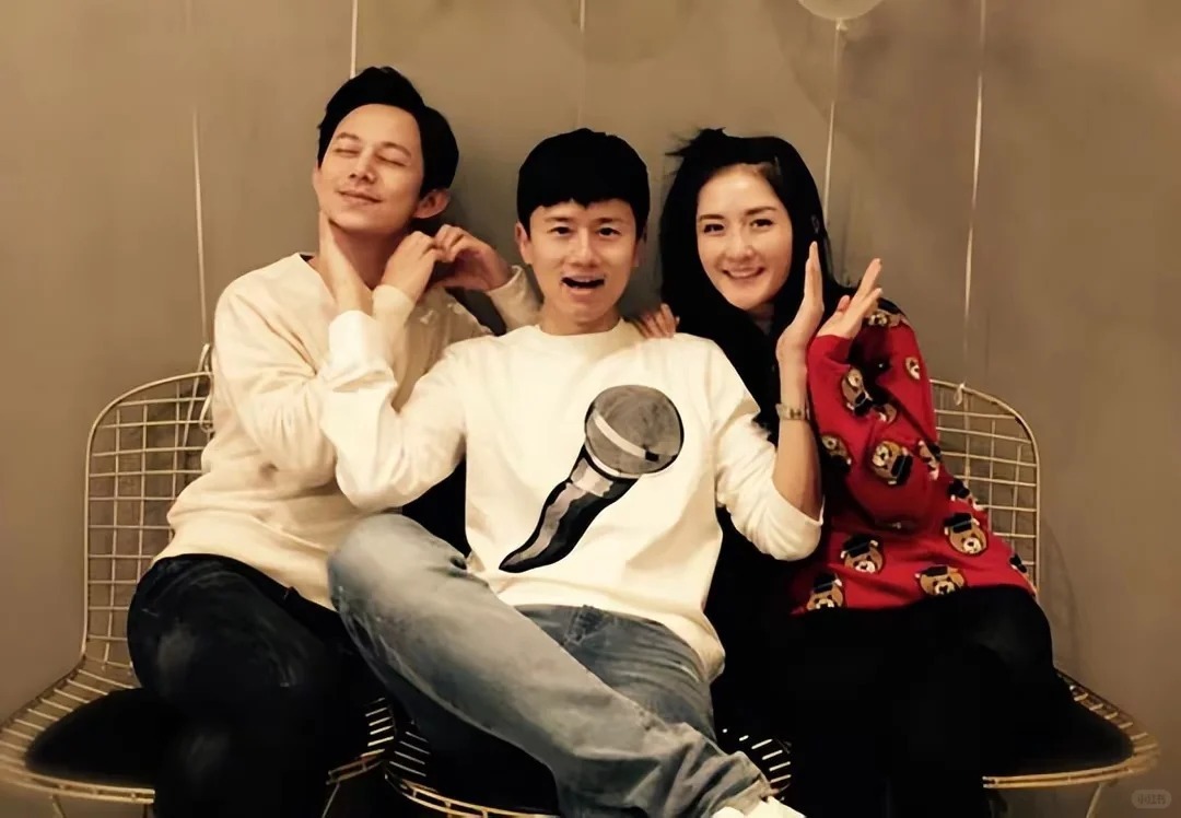 谢娜张杰让何炅睡主卧 谢娜张杰也太热情，不过我如果有何老师这个朋友我也愿意把主卧