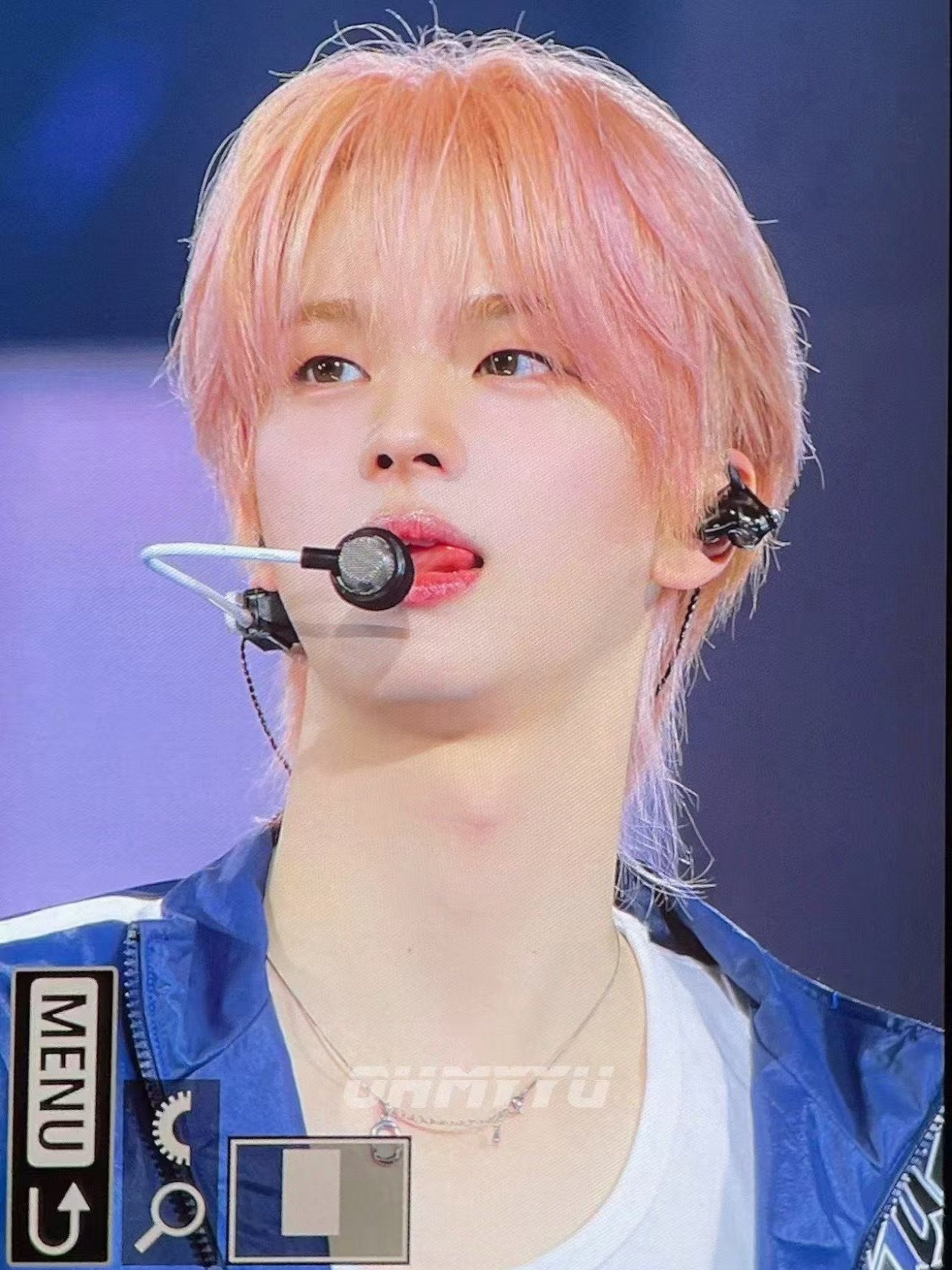 大家是喜欢粉雕（申惟）还是黑牛（金道勋）谁更有性张力？ 