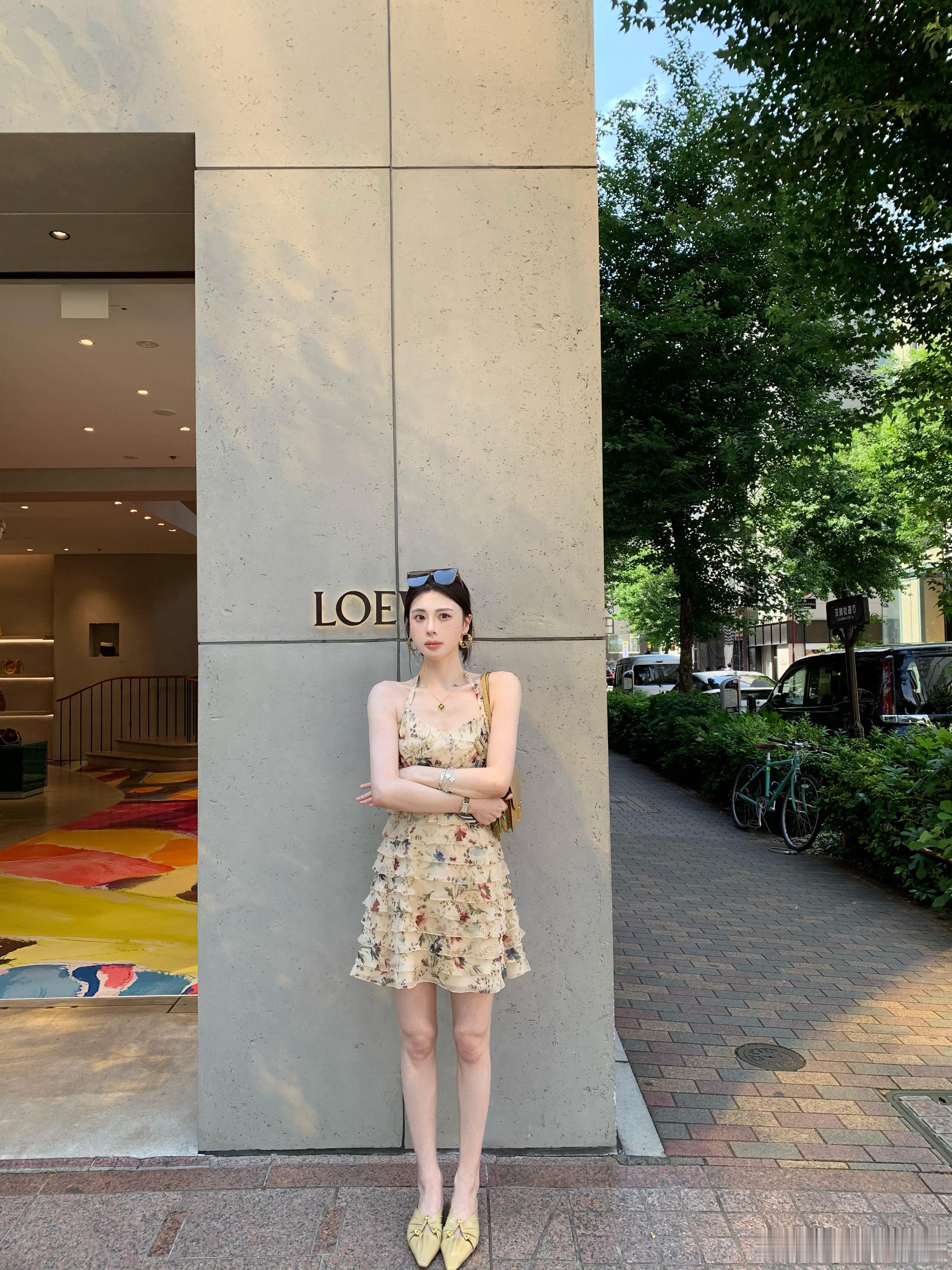 dior海盗爷2000年千禧年系列 我的收藏款 难得的短裙了哦 胸前的方扣细节我