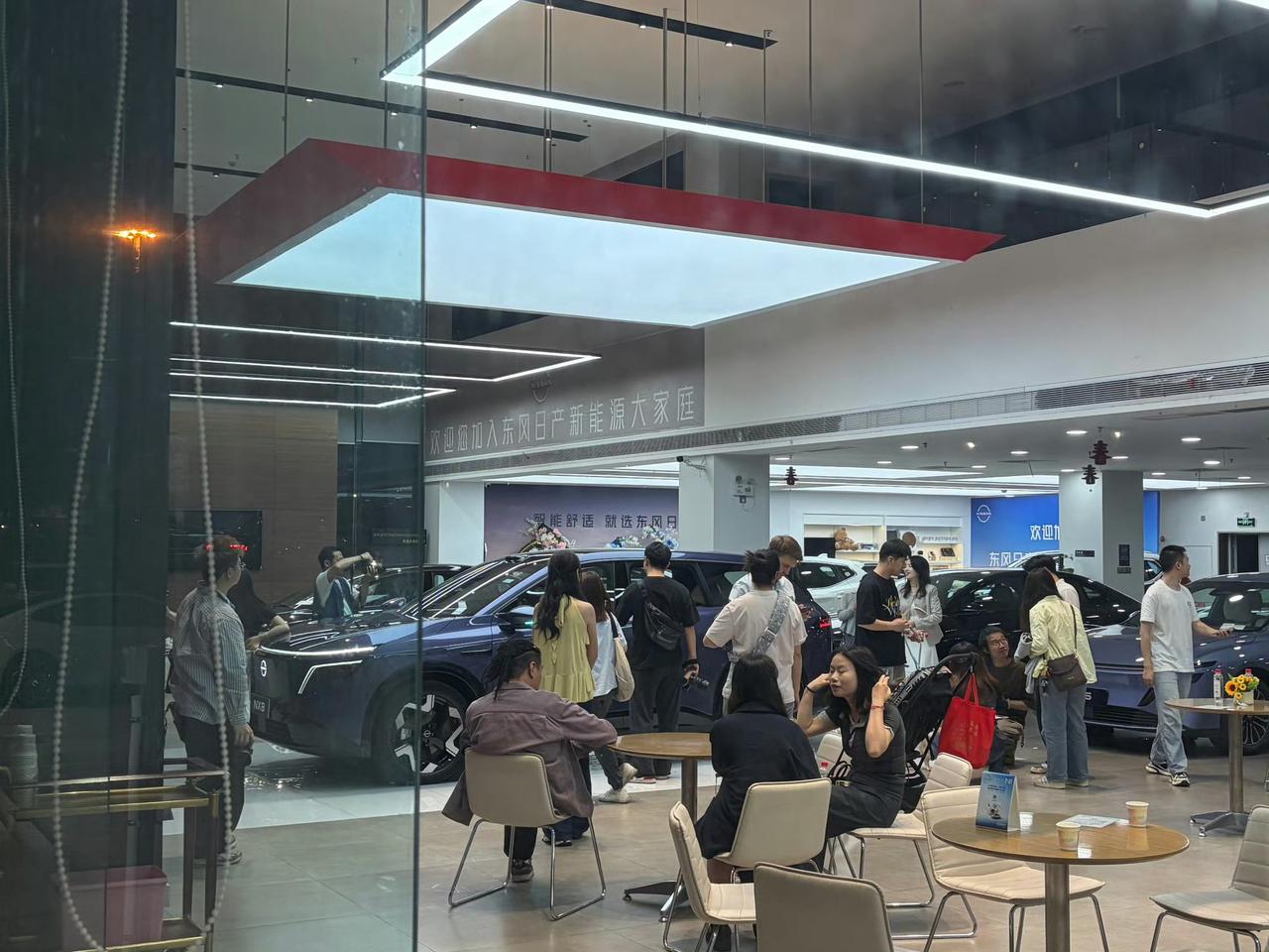 别纠结了！20万级家用SUV，这台NX8把“超值”打在公屏上。
兄弟姐妹们，东风