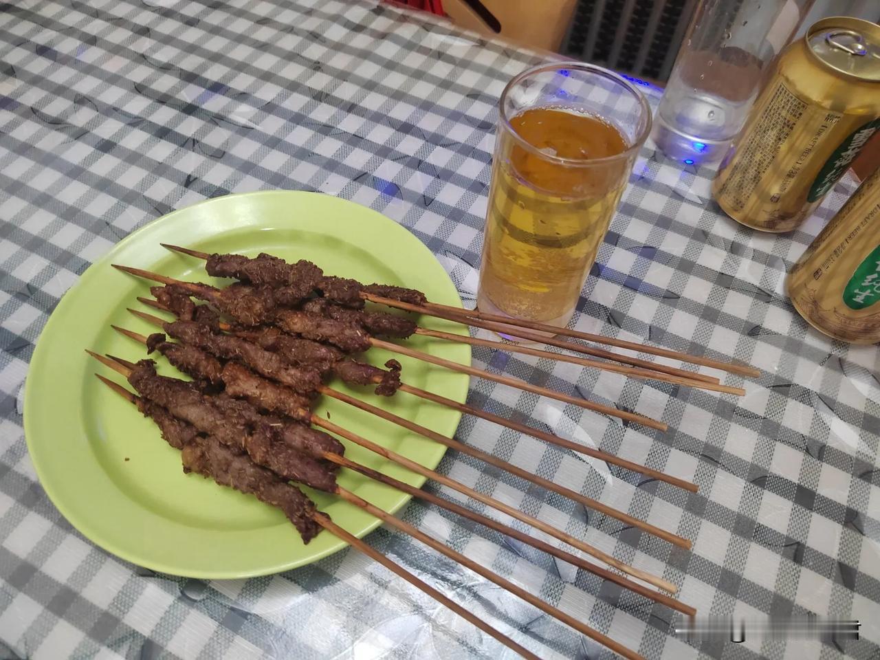 唉！年纪大了，泪点真低了。看到丁达尔把游戏机扔掉，对曼莉说：“妈，你还有我！”时