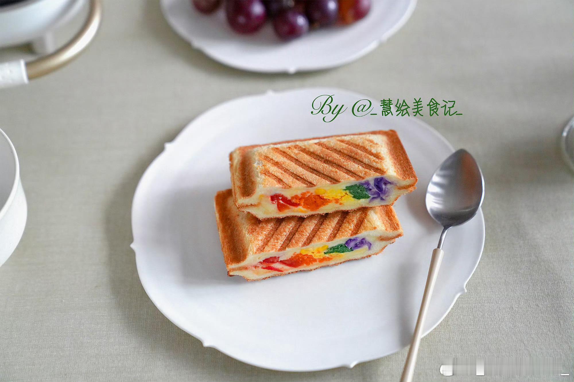 彩色系美味食谱合集04🌈①彩虹三明治：②彩虹波奇饭：③彩虹蛋糕夹心吐司：④四色
