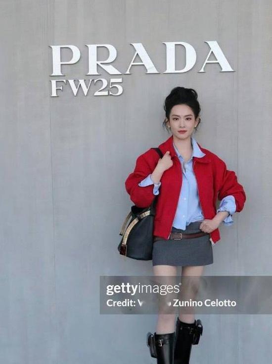 秀场分享：Prada 2025秋冬女装时装秀Prada 2025秋冬女装系列，设