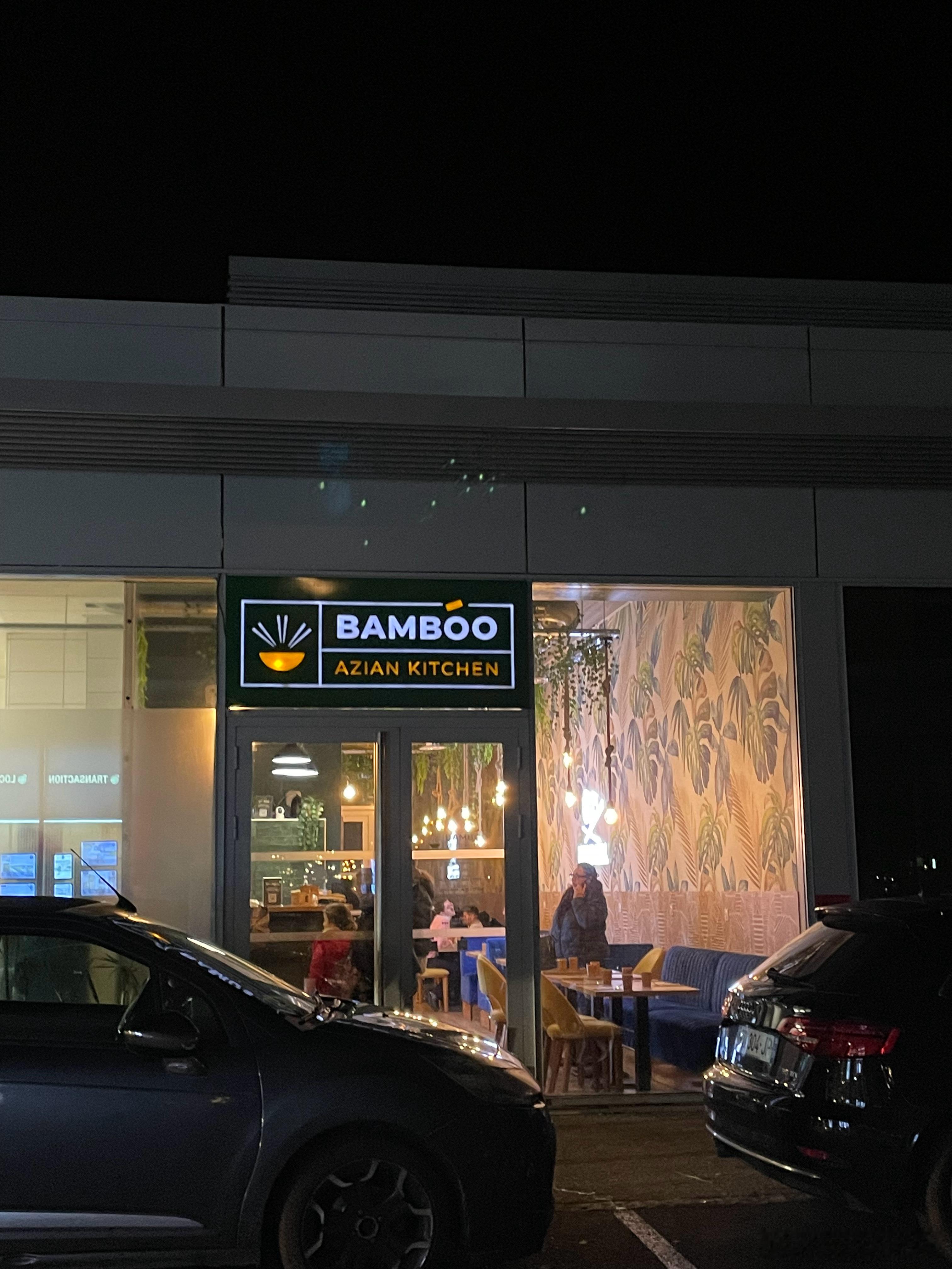 昨晚偶然路过一个小店，本想进去尝尝。旁边一个开日韩食品超市的中国小姐姐说，不要去