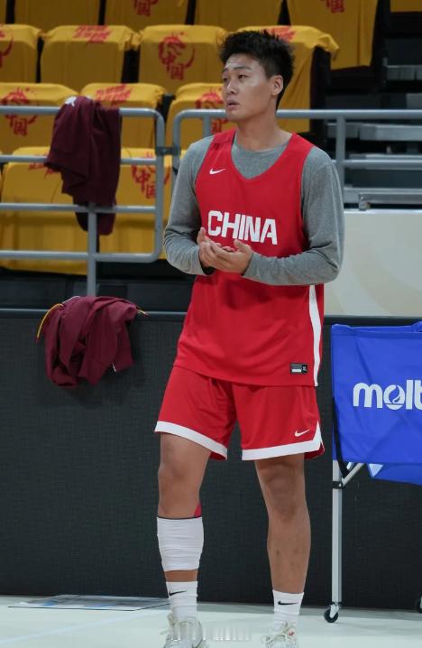 郭导确认，赵睿腿部有些拉伤！郭士强回应赵睿伤情