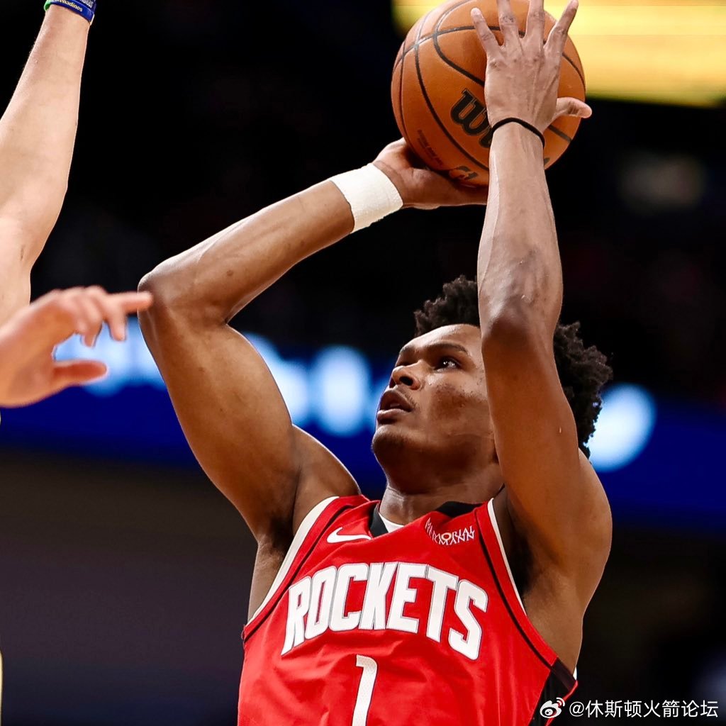 阿门过去十场场均21.6分9篮板5.3次助攻1.4次抢断，投篮命中率58.3%，