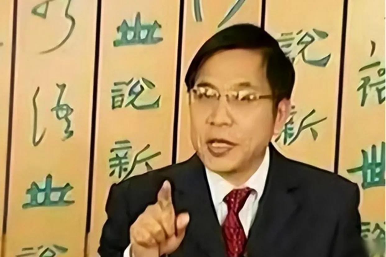 “中医不灭，天理难容？”中南大学的教授张功耀发起万人签名，要求取消中医药，这是一