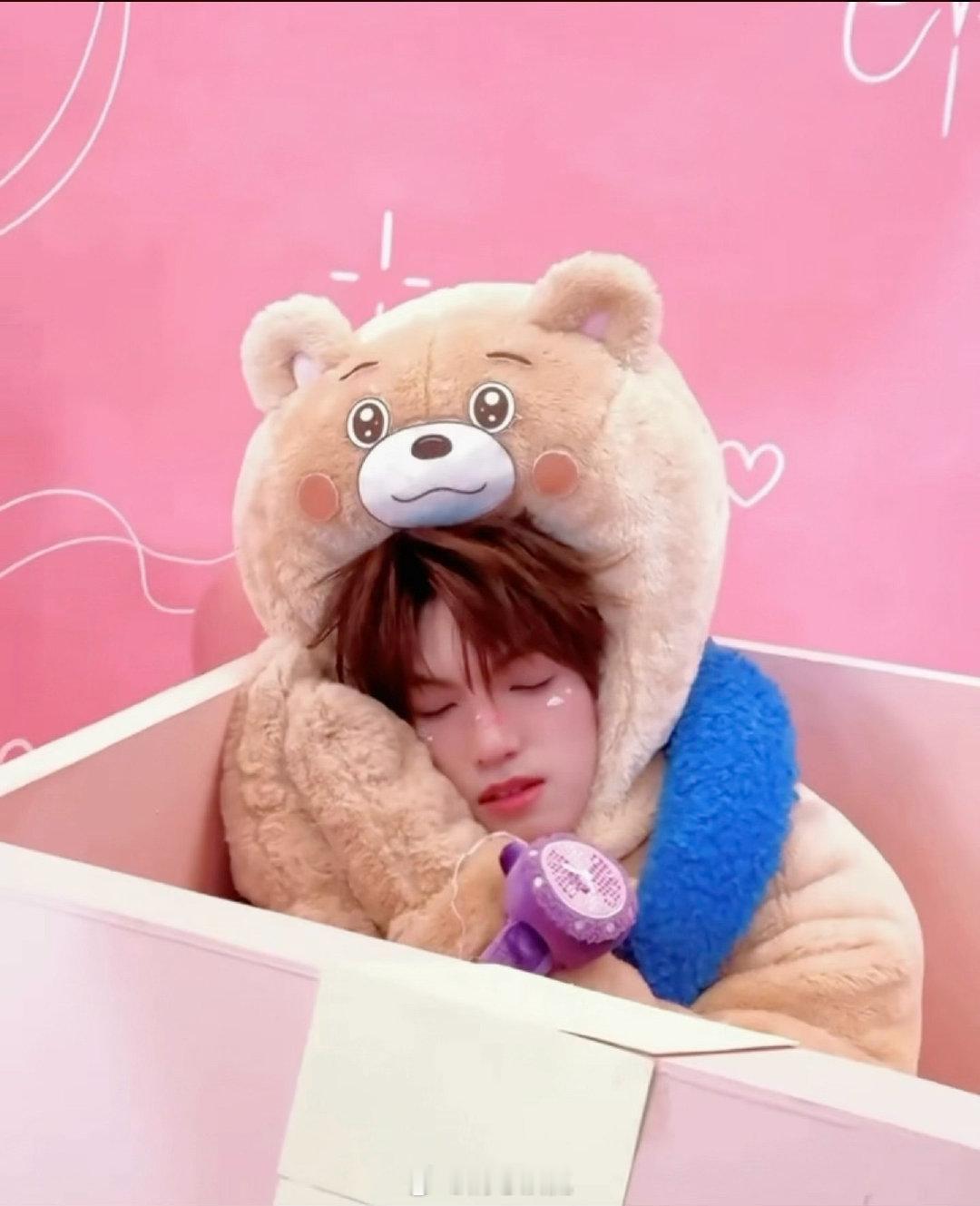 张泽禹除夕红包张泽禹发红包张泽禹除夕发红包，金额大方到让人尖叫，这波宠粉操作太圈