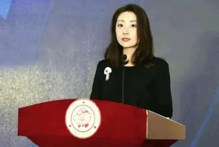 宗馥莉正式卸任娃哈哈！杜建英沉默了，宗泽后也不说话了！宗馥莉扔掉了董事长的位子，