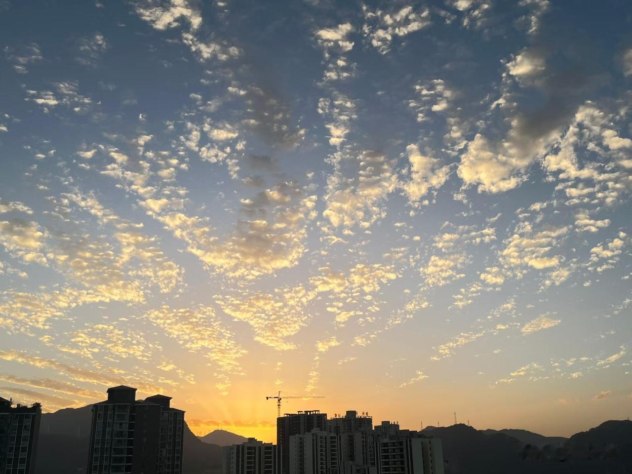 成年人的世界，
在内耗自己和内耗别人之间，
一定要选择内耗别人。

今天我干了一