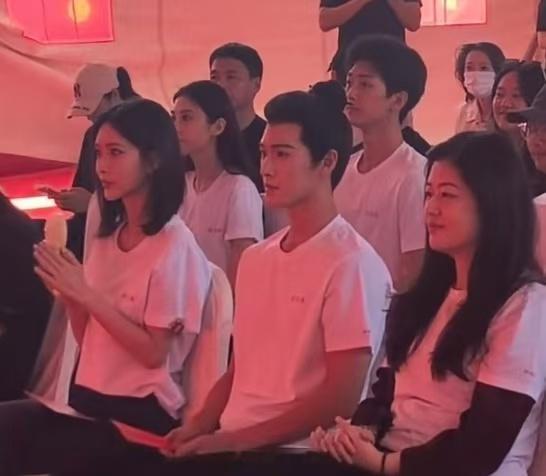 孟子义李昀锐尚公主同框路透孟子义李昀锐开机同框照孟子义李昀锐开机同框照，好棒呀，