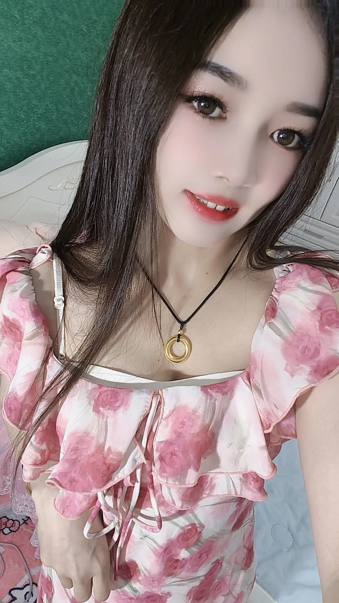 生活太难了，能否叫我一声美女，让我迷失一下自己😂😂