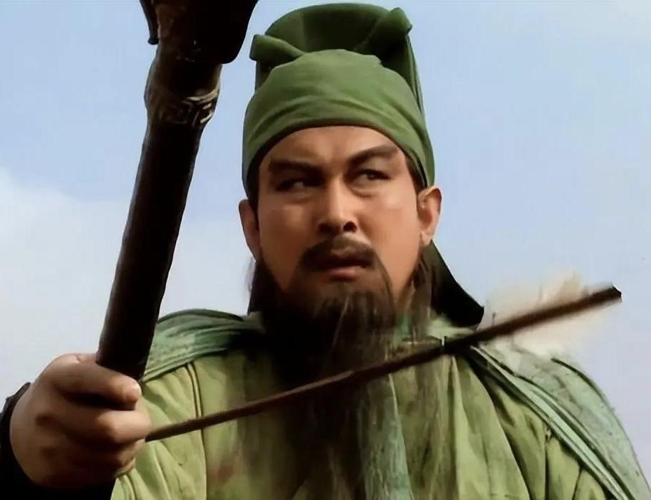 关羽看不起黄忠的3大原因是什么？

刘备当上了汉中王后，分封了五虎上将，其中就包