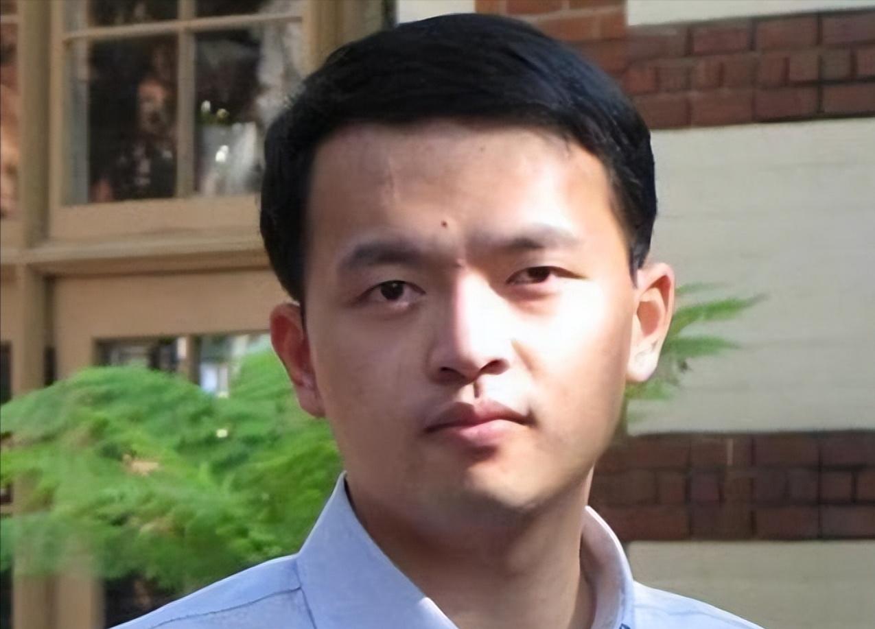 我国芯片行业的顶尖人才张浩，收到美国邀请函前往参加学术会议，但没想到刚一下飞机，