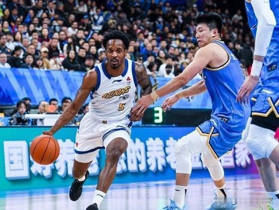 布朗才是夺冠关键，北京小外援搞不定布朗夺冠无望

北京队85-91不敌广厦队，这