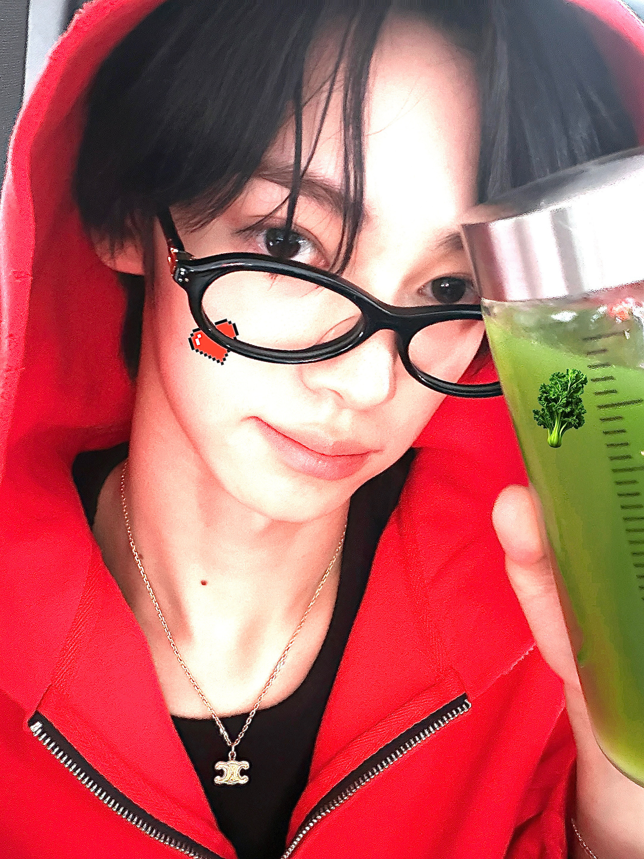 周末愉快！＜3但是宝宝你这喝的又是啥 
