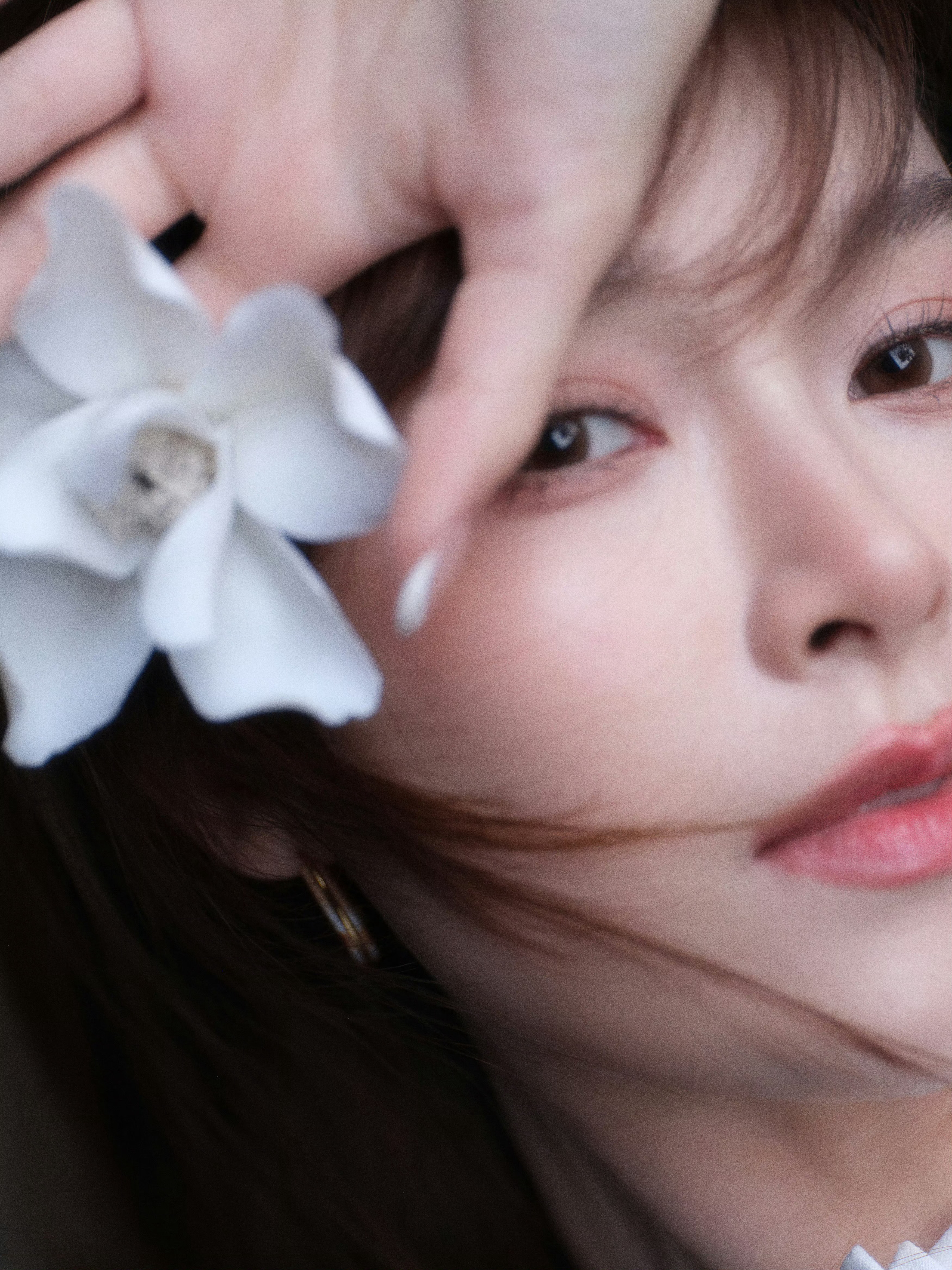 景德镇偶遇文咏珊文咏珊去景德镇了 是谁在景德镇偶遇文咏珊了，白裙刘海造型，整个人