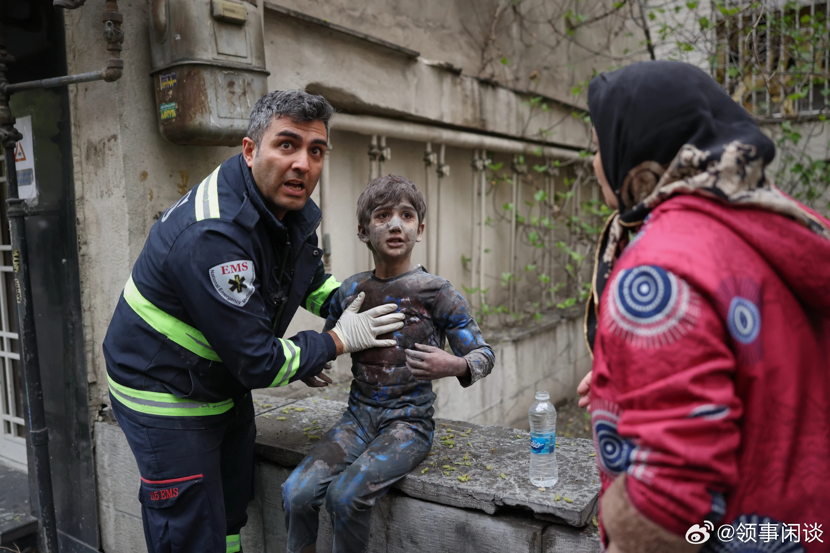 【调解人员齐聚巴基斯坦，商讨结束持续一个月的伊朗战争】（美联社）——周日，来自主