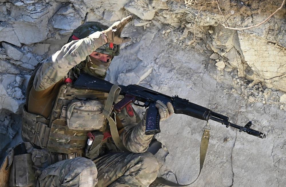 乌克兰武装部队在俄罗斯军队的猛攻下逃离了达尼洛夫卡和西涅尔尼科沃定居点

俄罗斯