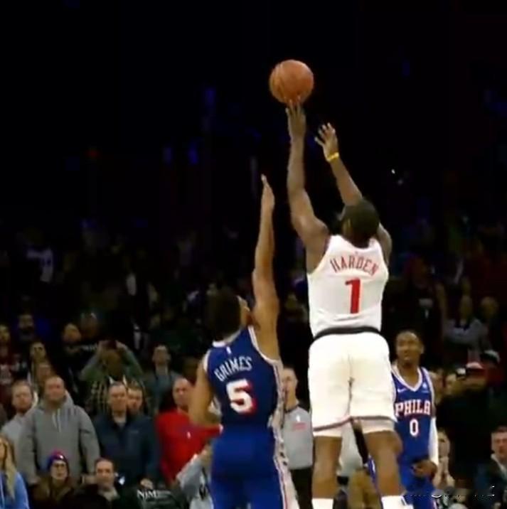 哈登关键三分绝杀被犯规！裁判没有吹！快船背靠背108比110不敌76人！
哈登2