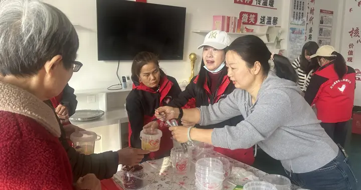 大通湖区：一碗热饮+一份倾听， 把关爱送到“城市奔跑者”心坎上