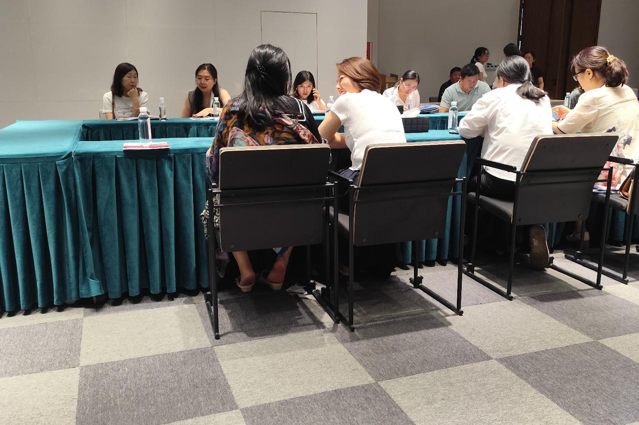 我为何要注册个账号找工作呢？原来是参加了一场会议。
我感觉自己在家都与社会脱节了