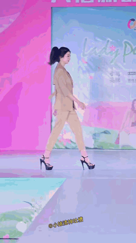 心里何其强大，才能这样，要是我，我就躺下去不起来了。