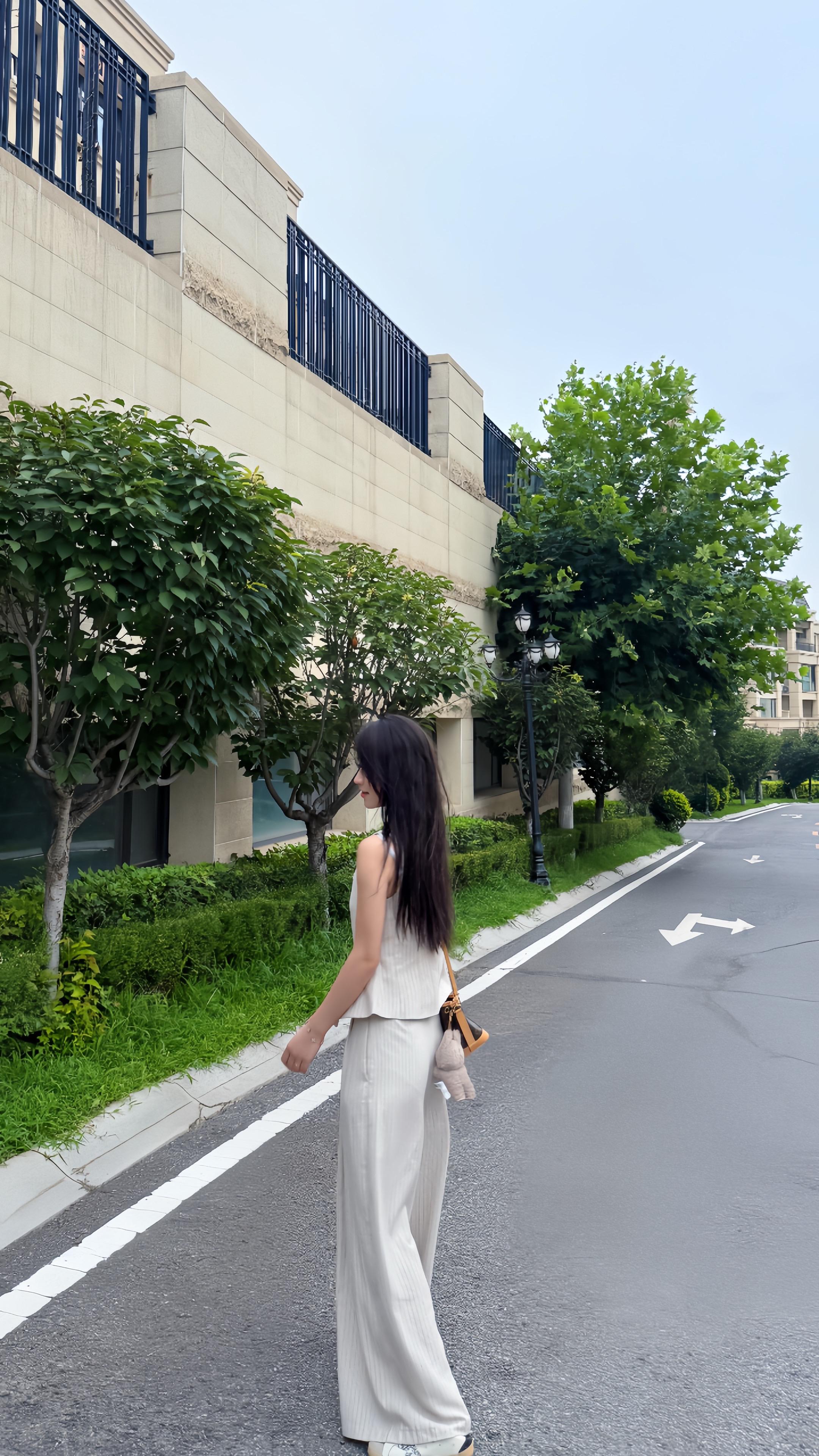 人一定要靠近能托举和滋养你的人 因为计较里生不出来慈悲