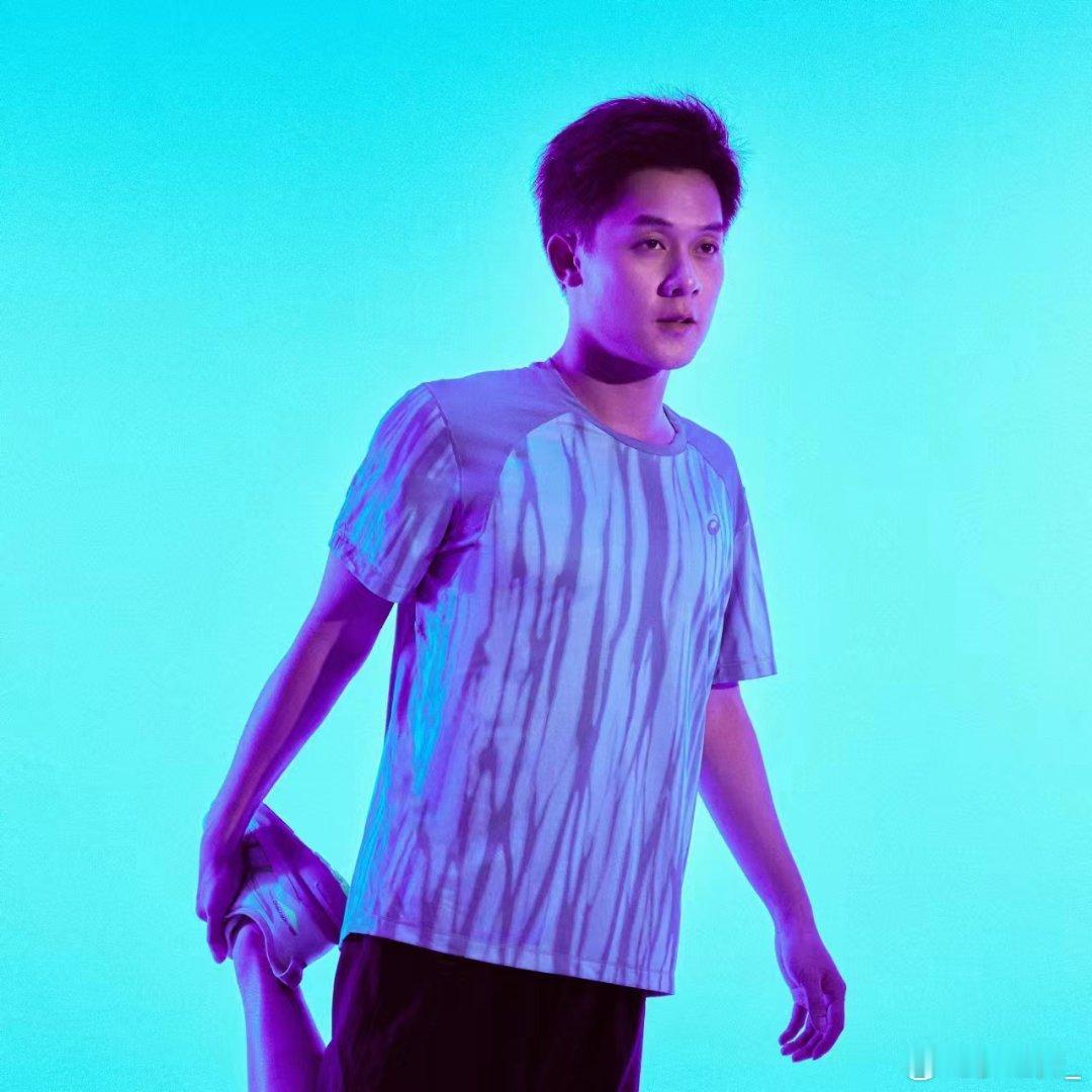 #许瑞奇# 作为新加坡视帝，他一直在努力挑战自己，不满足于过去的成就，希望每次都