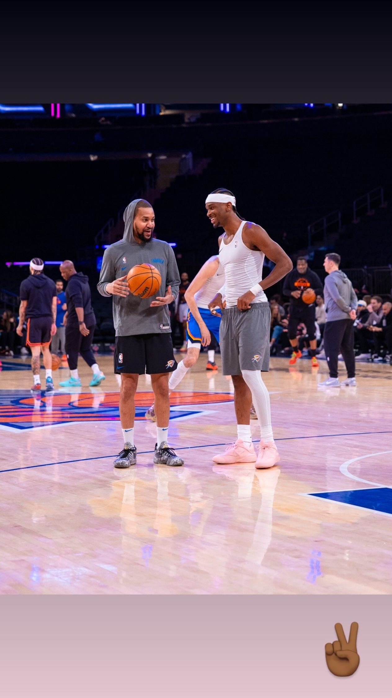 梅诺教练晒照⚡雷霆战胜尼克斯雷霆vs尼克斯雷霆