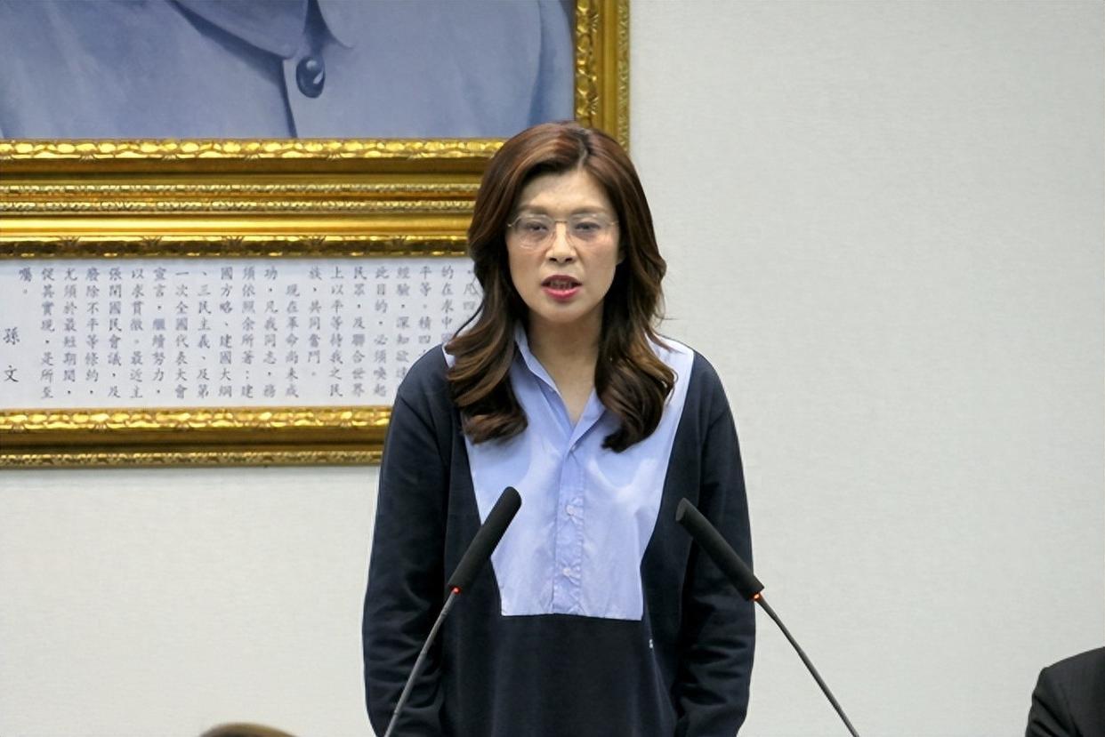 嘉义市已丢，彰化无力回天，
新竹县险了，连花莲也危机四伏，再加上云林，新北也岌岌