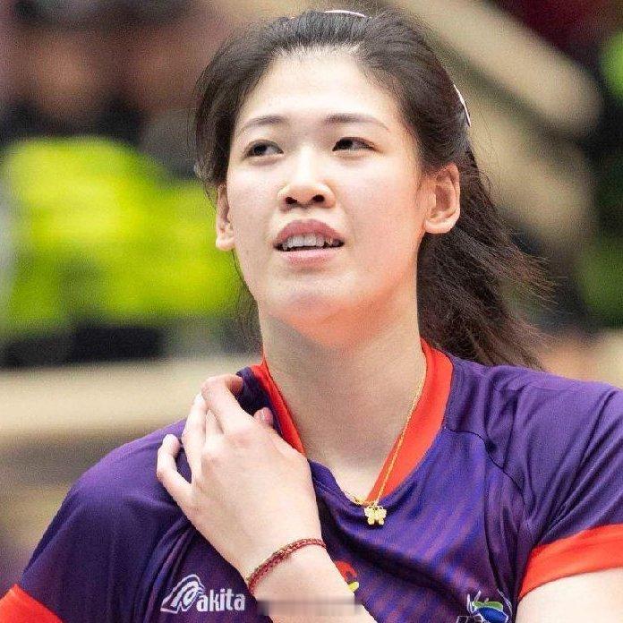 排球明星 意大利《米兰体育报》消息，意甲米兰俱乐部正在努力达成与李盈莹 的转会合