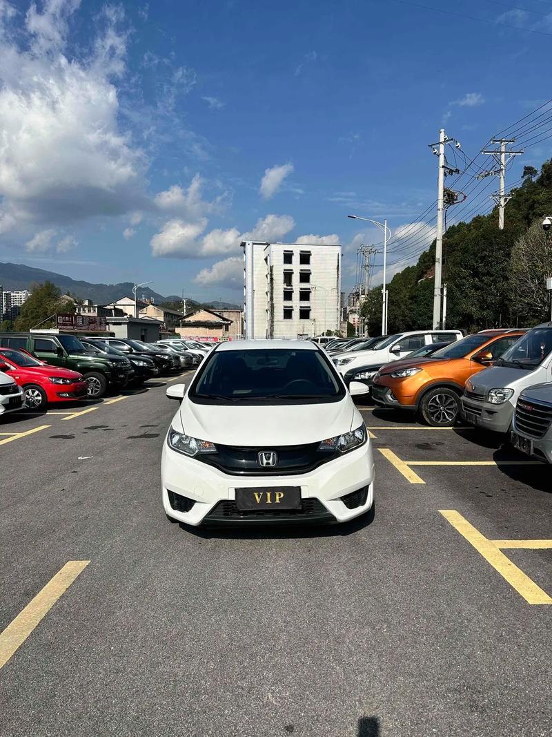五万多预算想玩操控小车，我淘了台老飞度，回来简单收拾了一下！
兄弟们，最近我干了