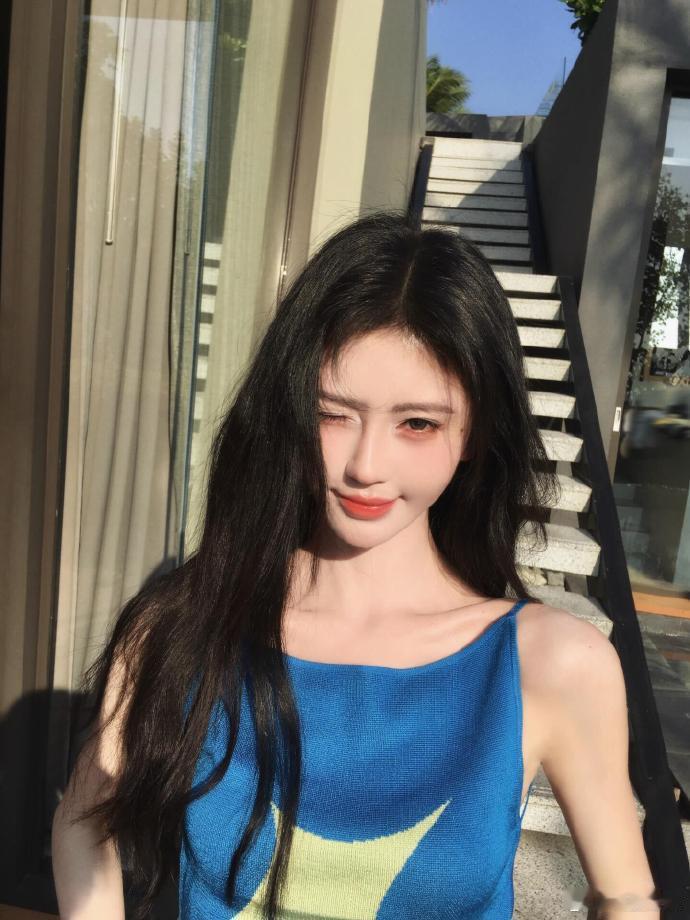 鞠婧祎ins更新  美哒哒