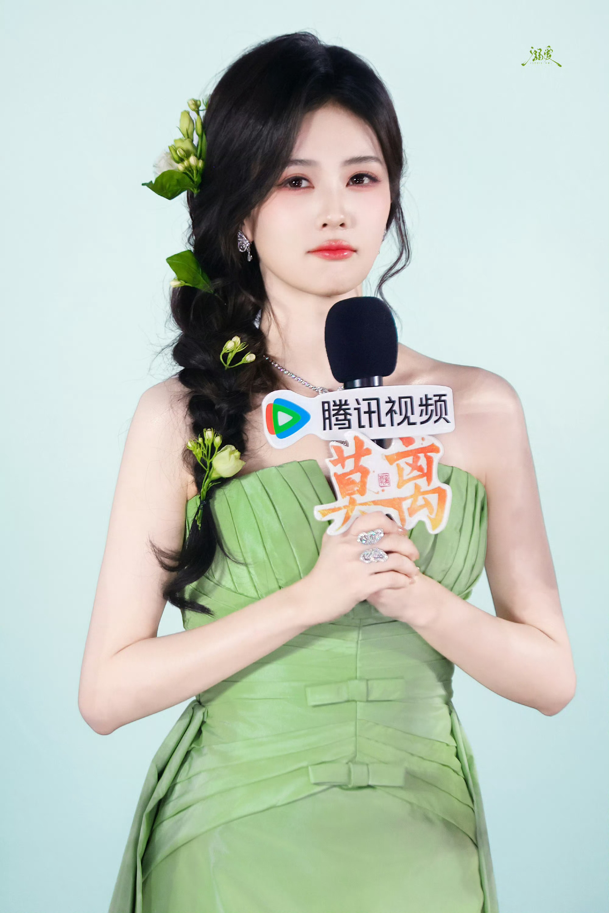 白鹿  🦌白鹿莫离 🦌白鹿叶璃 “听你吟这残冬，等到暮色退场迎来烟火时陪你看
