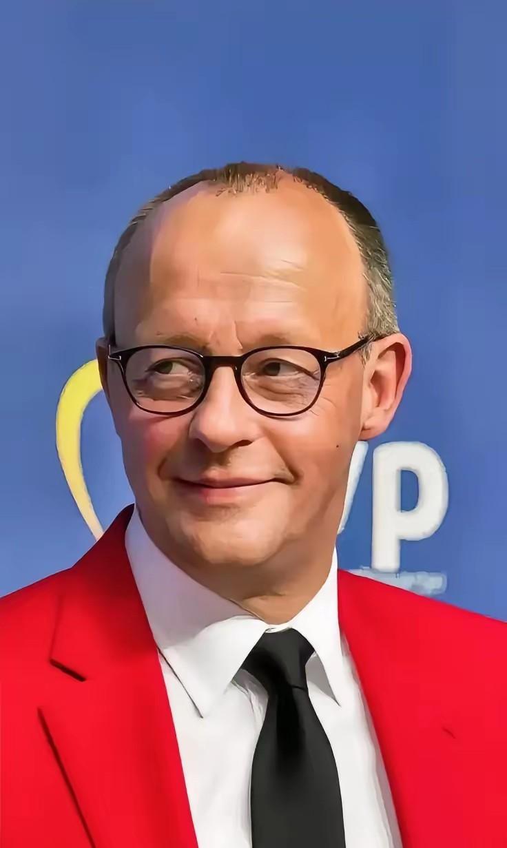 德国总理公开表态:
12月2日，德国总理默茨1日公开表态，反对给乌克兰“强加和平