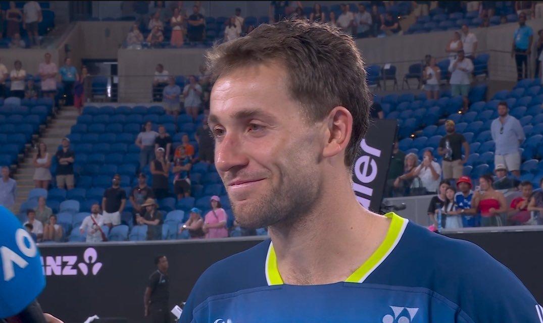 昨天击败西里奇晋级澳网16强后鲁德谈待产的未婚妻：“我希望今晚别让她太紧张，过几