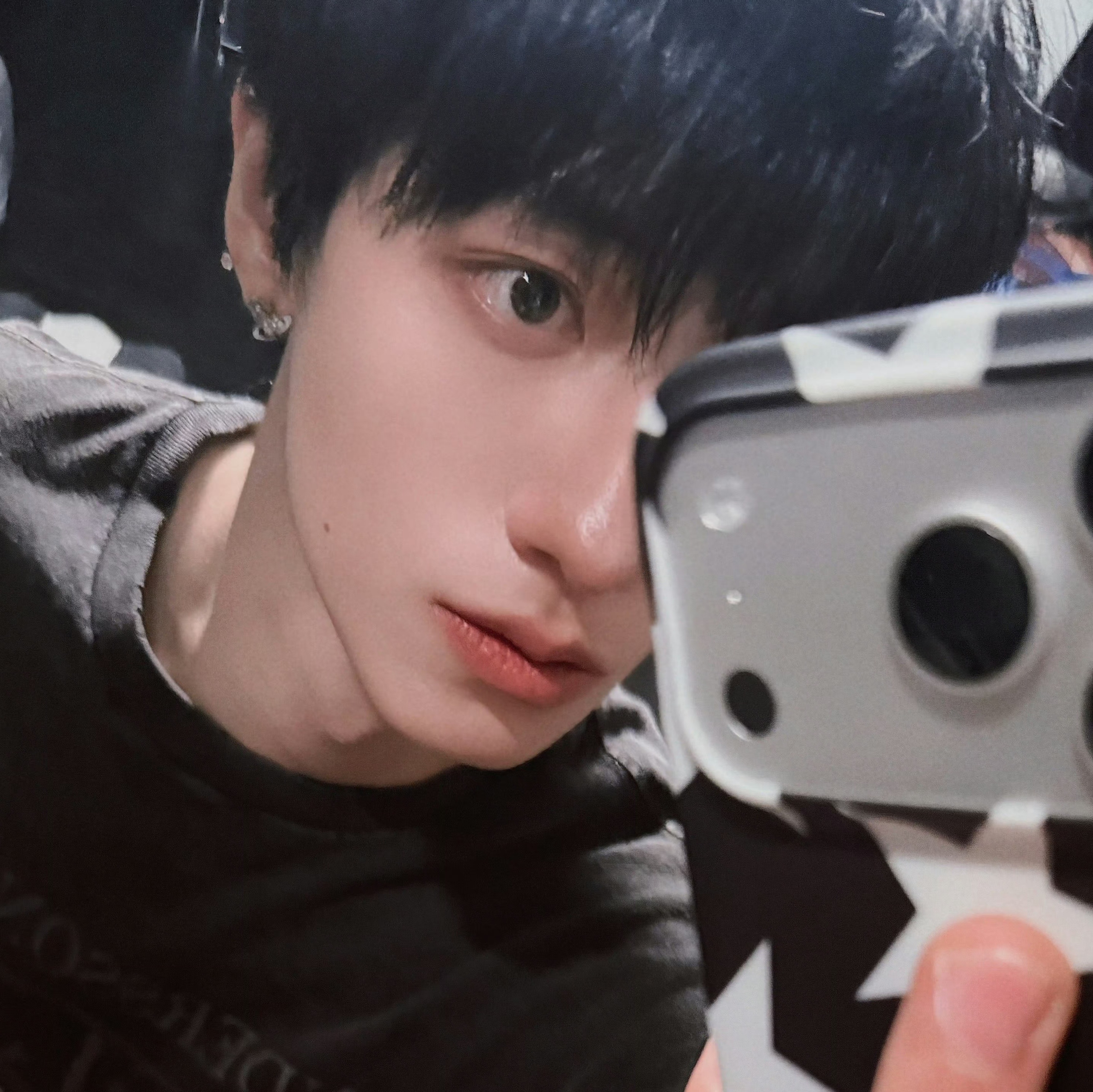 诶不是开玩笑的吧 萌成这样想咋滴。。这种表情是想被亲晕了才做出来的吧 这表情没精